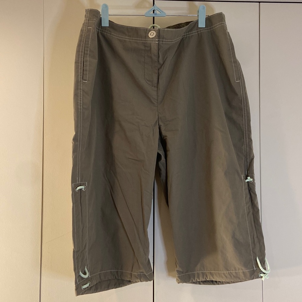 Fu-Da Knee Shorts‎